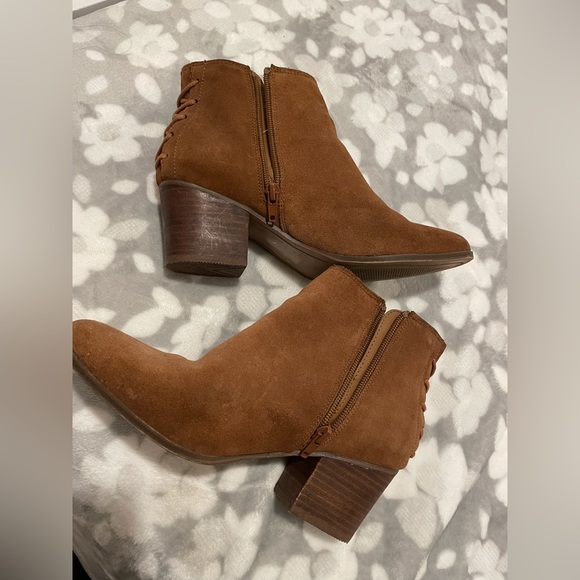 Aldo- Block heel ankle booties - Picture 3 of 16
